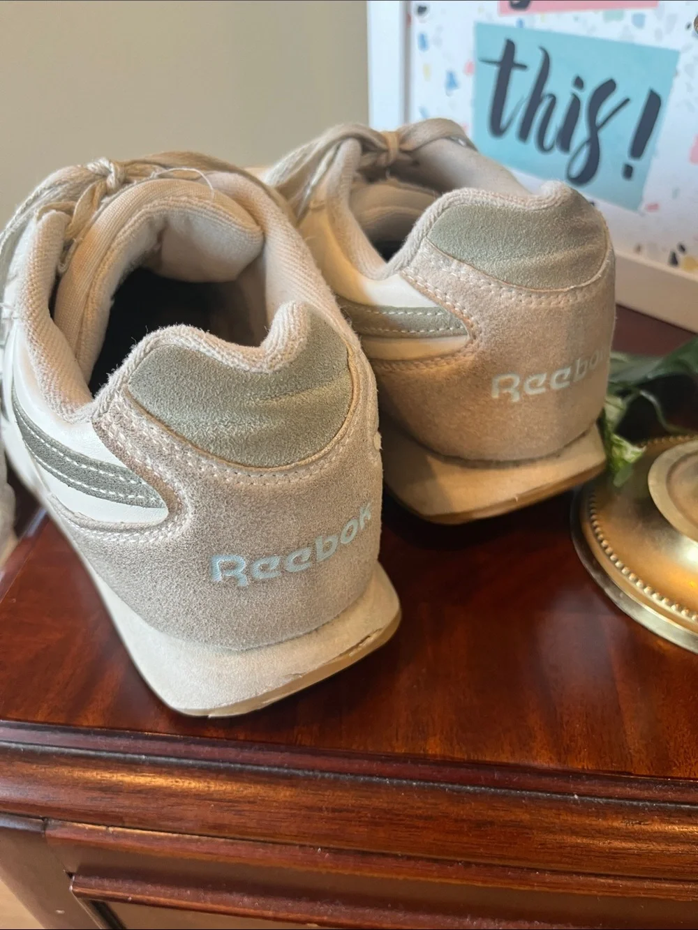 Reebok White Athletic Shoe Women’s 7.5